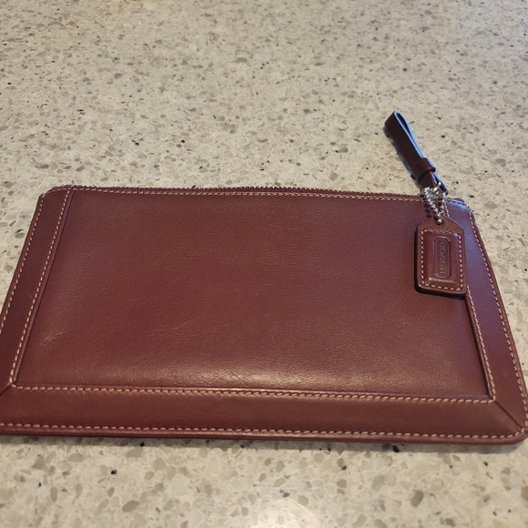 Coach, Burgundy Leather Wristlet,just Like New. - Picture 3 of 8